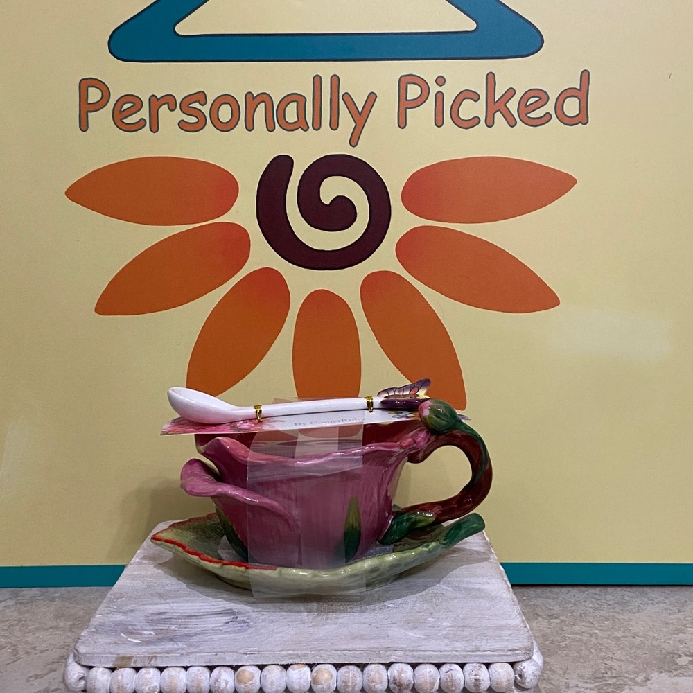 Corner Ruby Garden Collection Teacup and Saucer Set